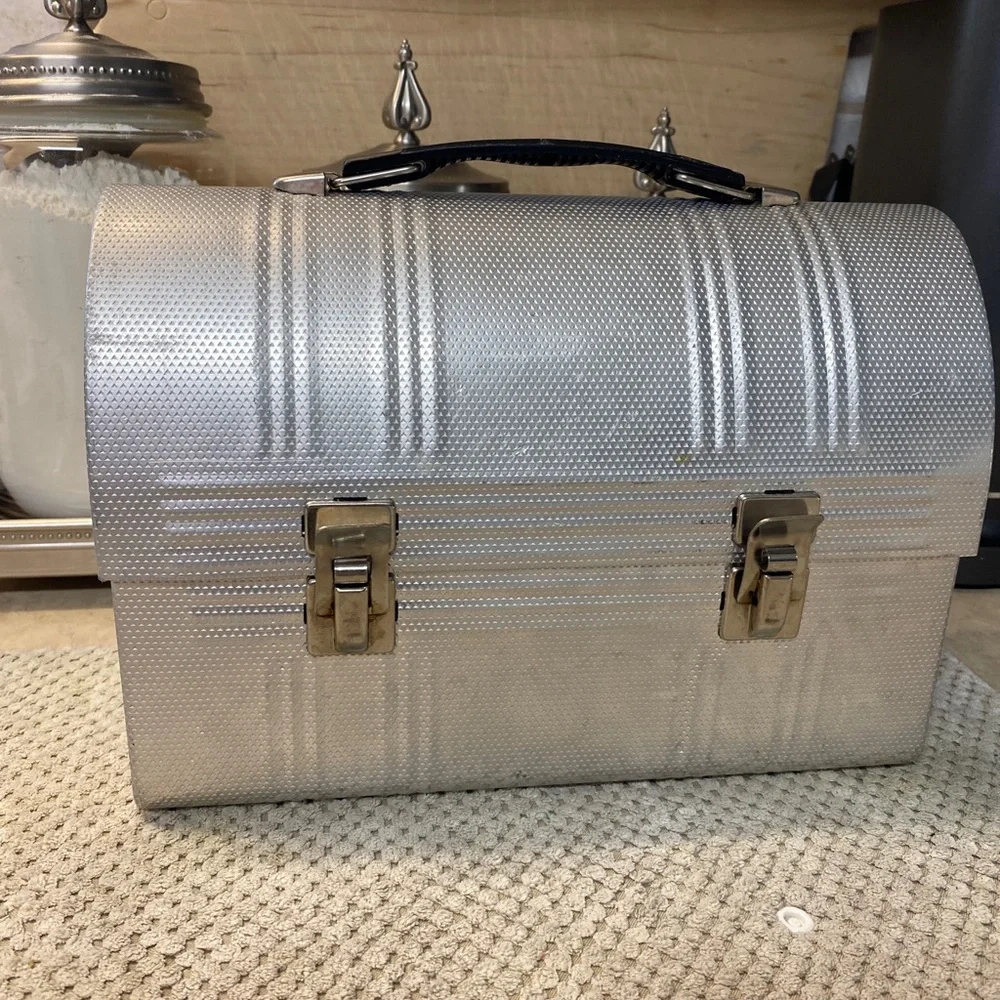 Vintage Silver Men's Metal Aluminum Lunchbox